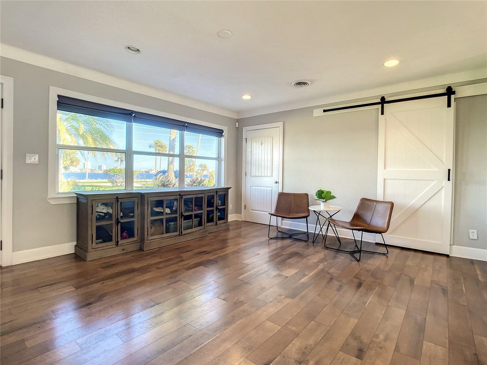 Image 10 of 57 For 762 Beach Street