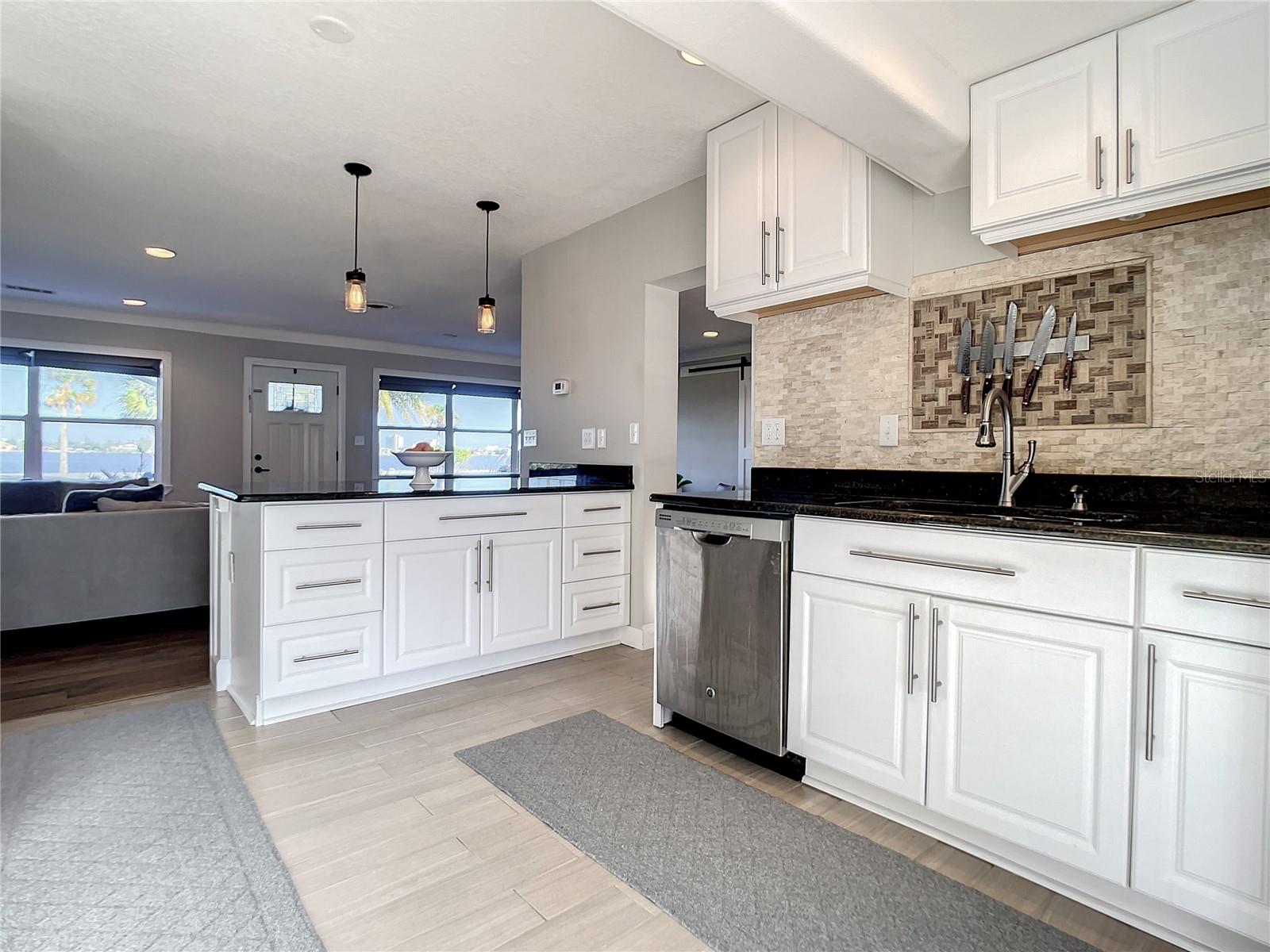 Image 18 of 57 For 762 Beach Street