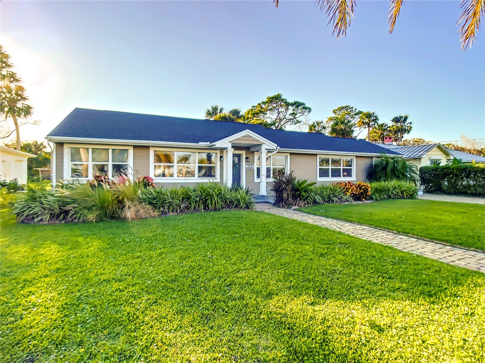 Image 6 of 57 For 762 Beach Street