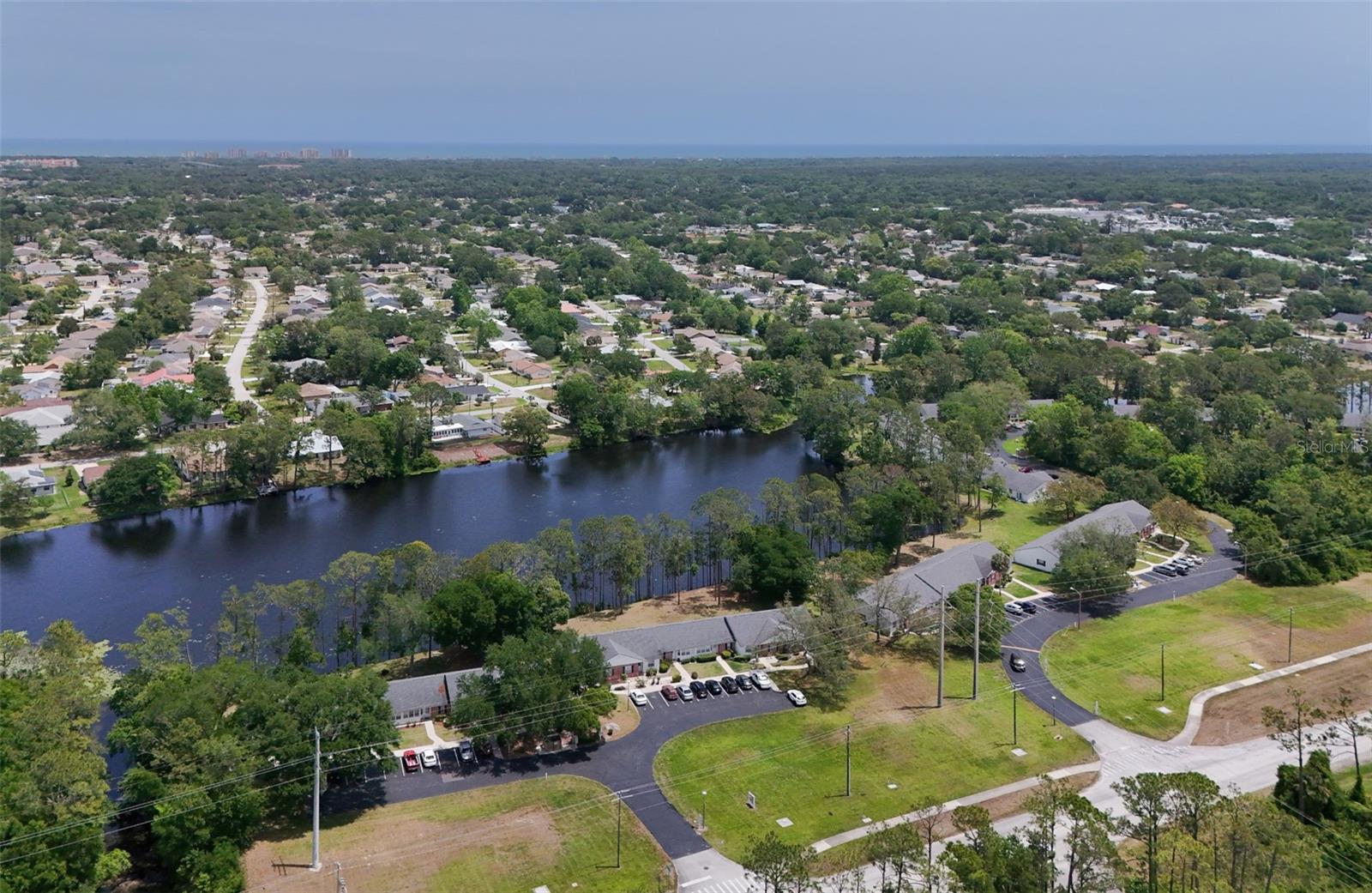 Image 28 of 31 For 9 Kings Colony Court N