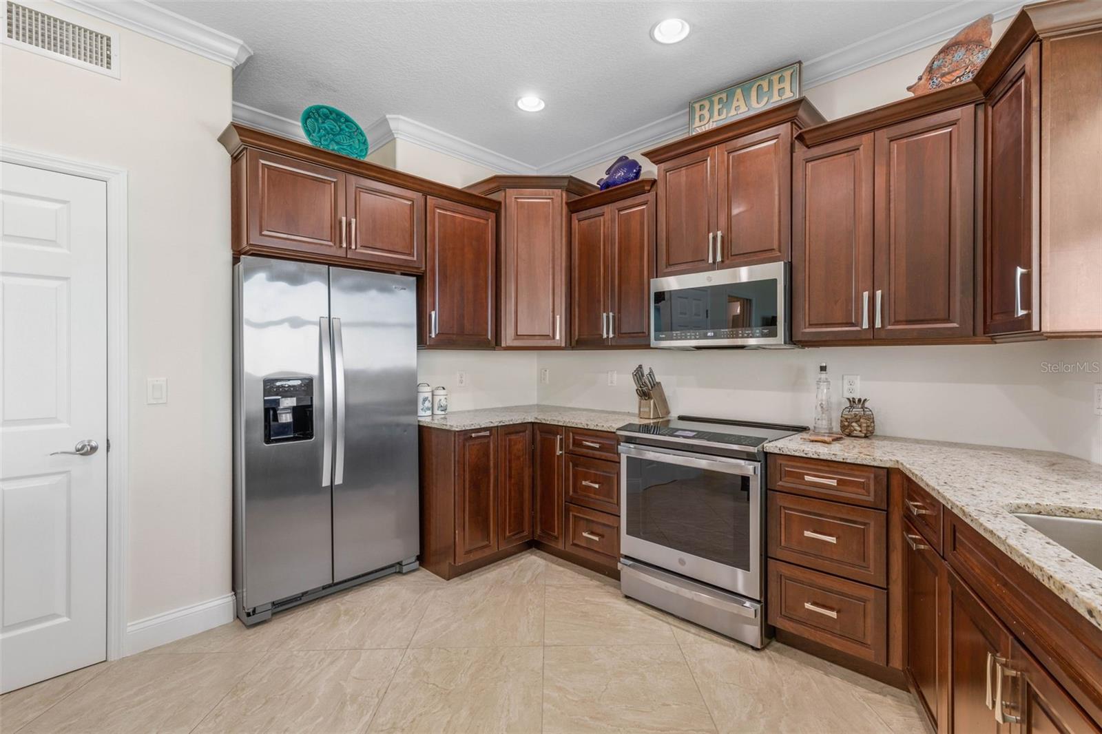 Image 11 of 83 For 3303 Ocean Shore Boulevard