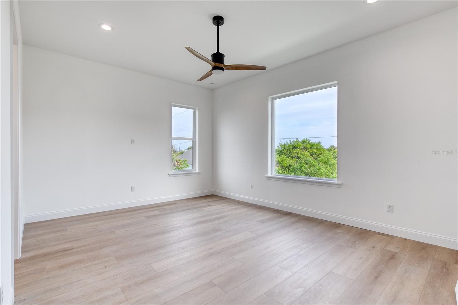 Image 43 of 64 For 32 Ocean Breeze Circle