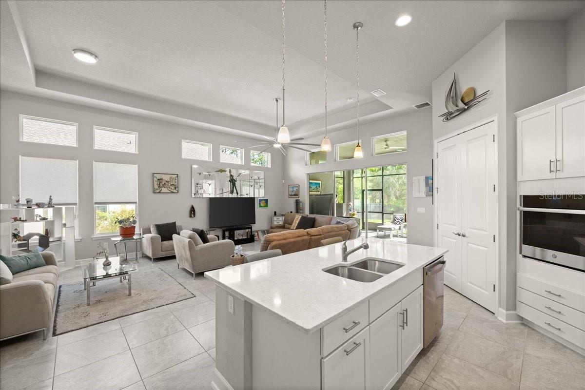 Image 9 of 67 For 827 Creekwood Drive
