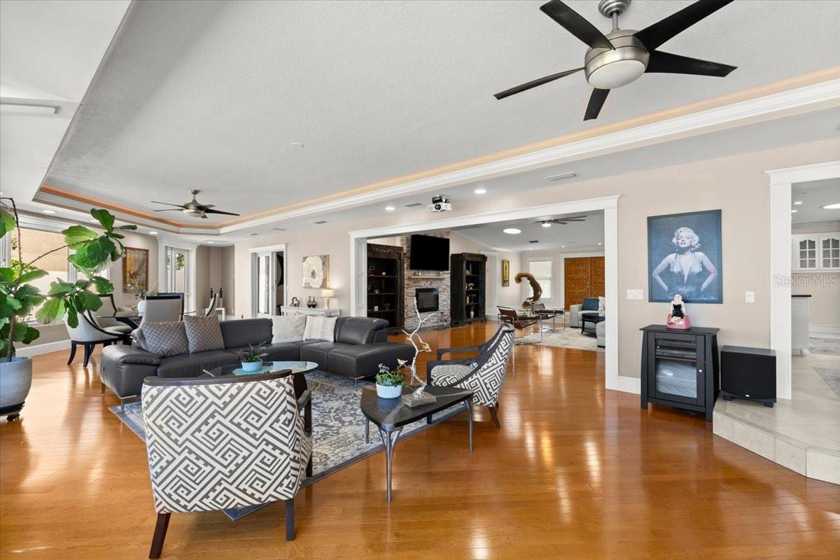 Image 16 of 77 For 2924 River Point Drive