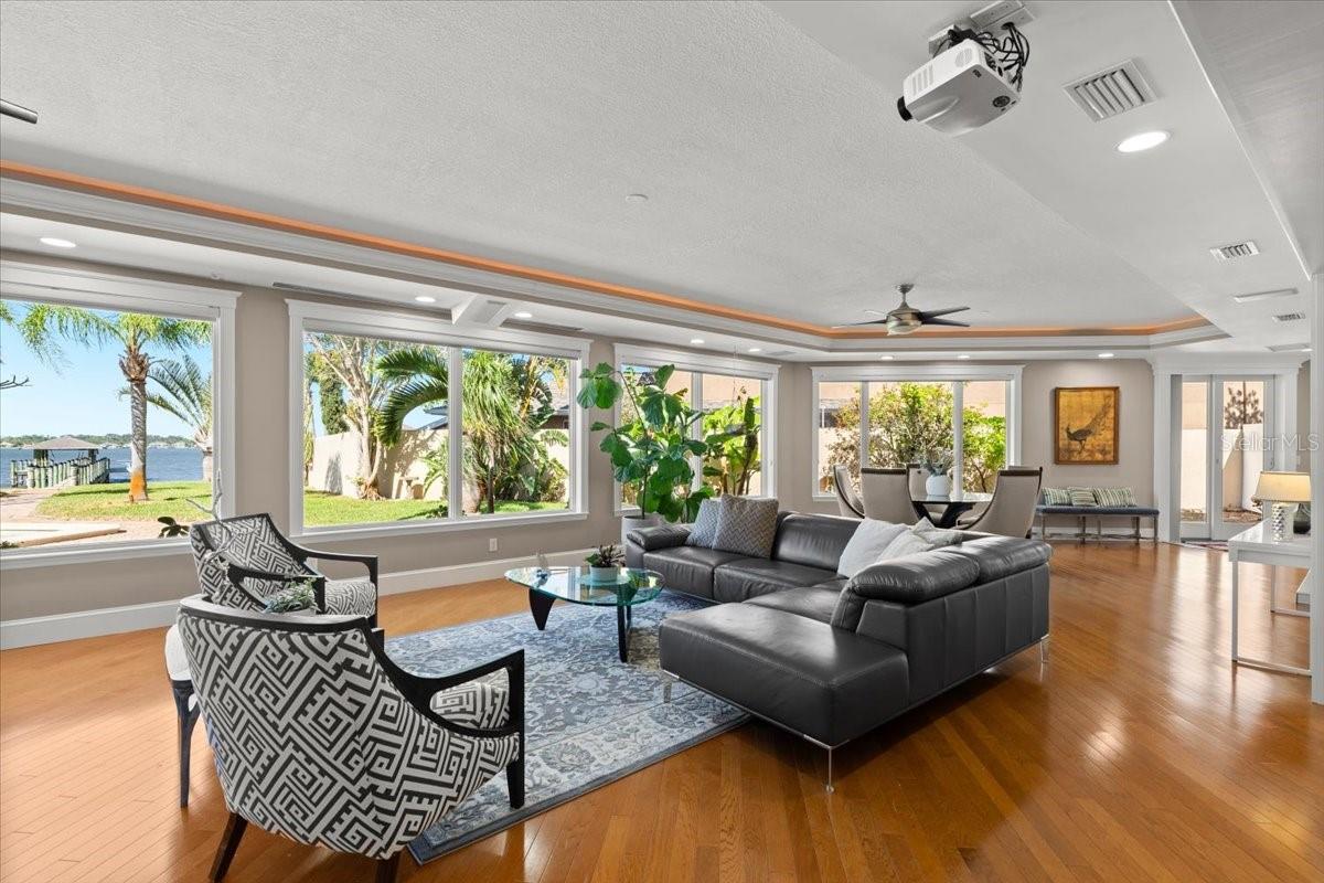 Image 17 of 77 For 2924 River Point Drive