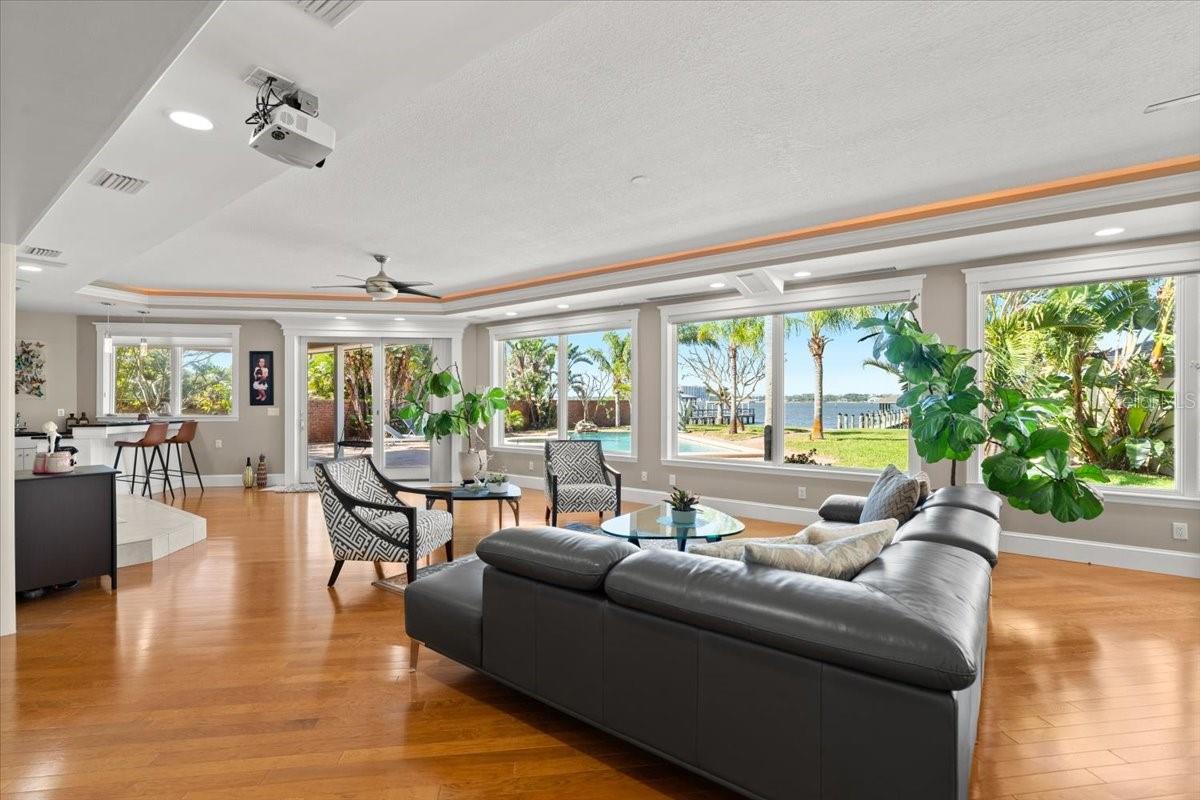 Image 18 of 77 For 2924 River Point Drive