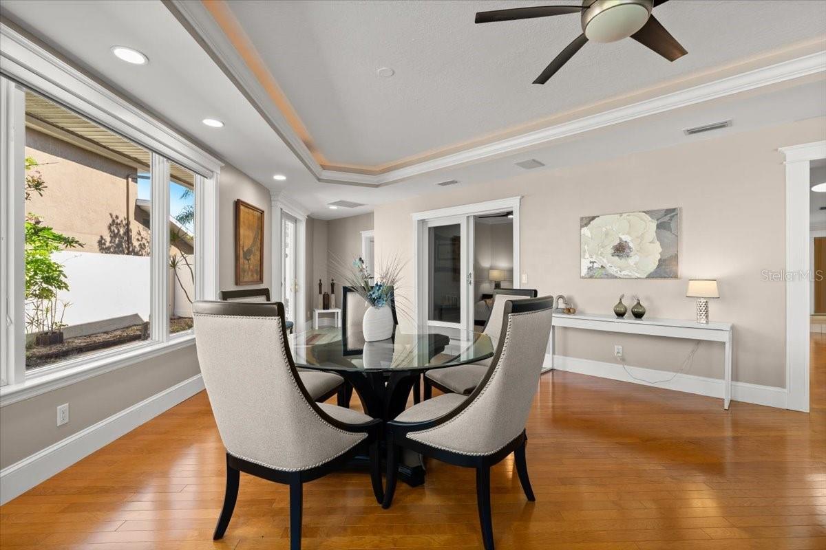 Image 20 of 77 For 2924 River Point Drive