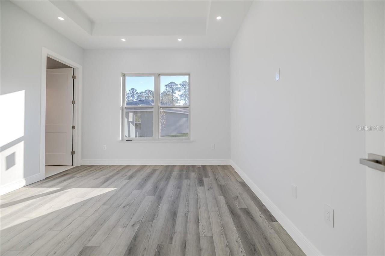Image 17 of 18 For 104 Wellwood Lane B