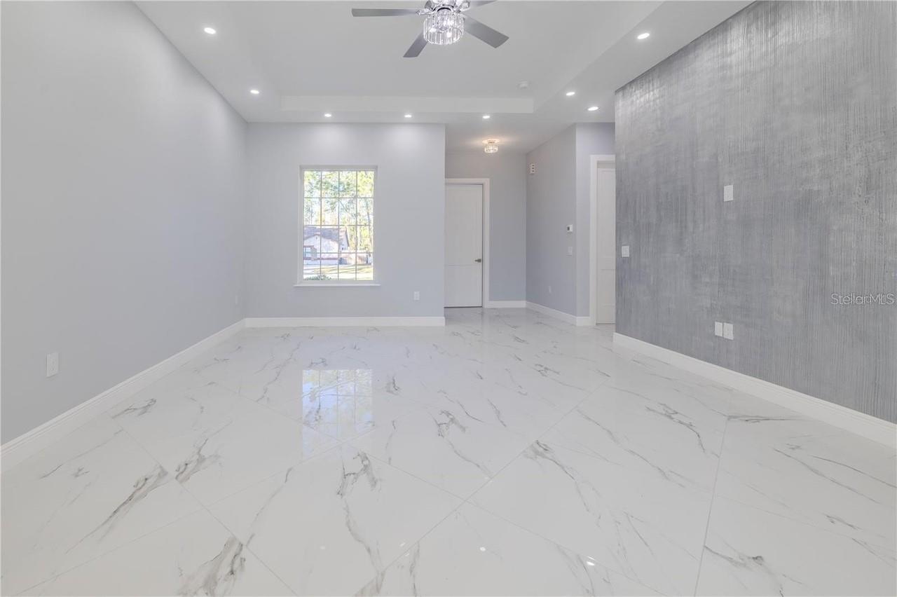 Image 5 of 18 For 104 Wellwood Lane B