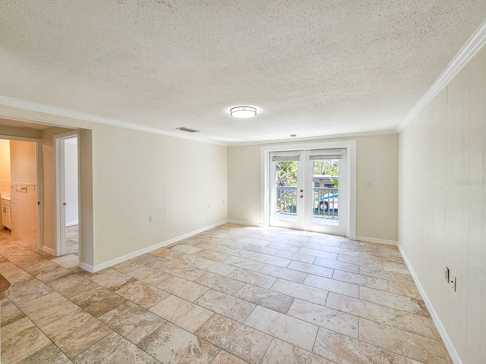 Image 11 of 44 For 1427 Daytona Avenue