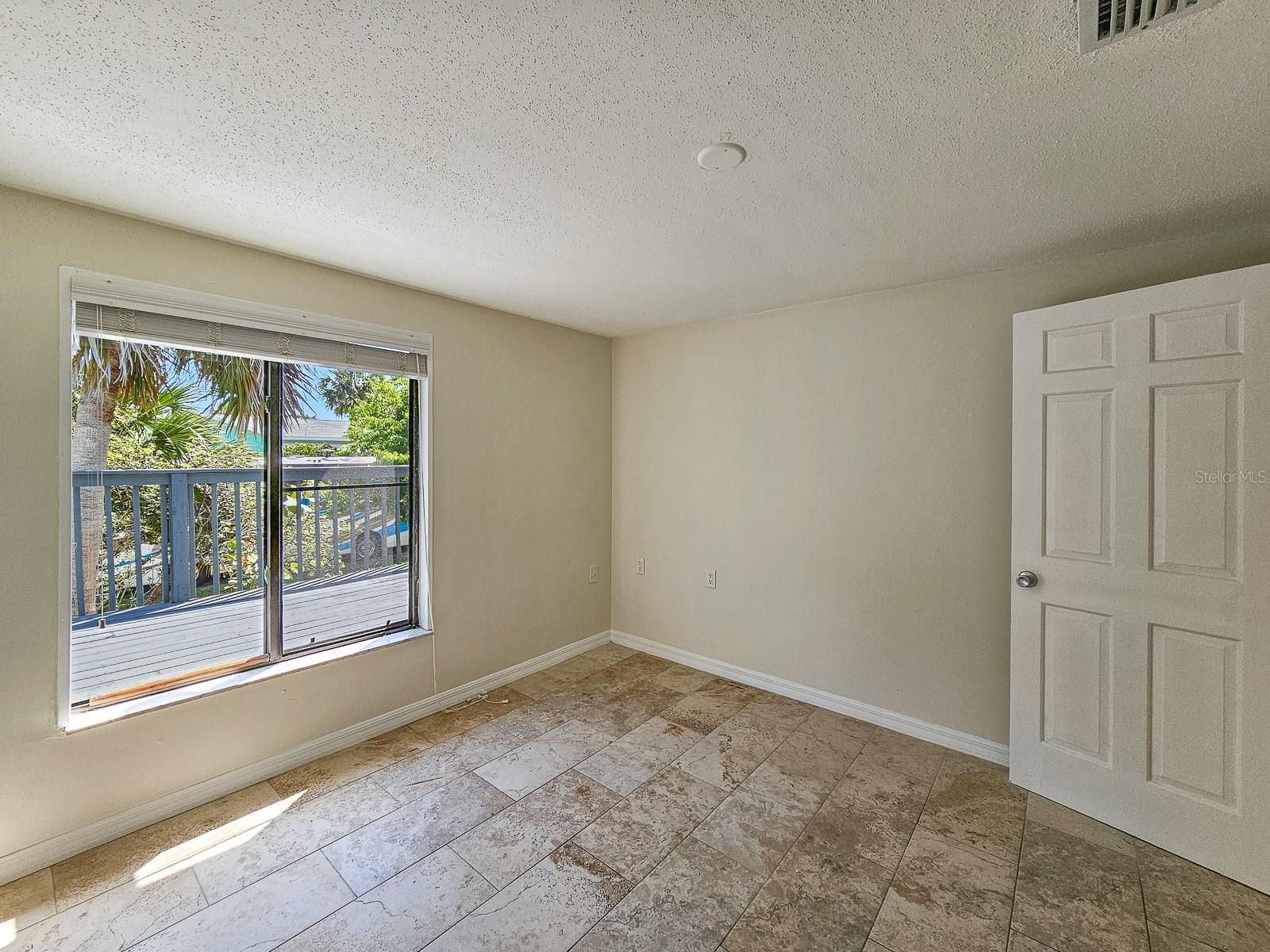 Image 19 of 44 For 1427 Daytona Avenue