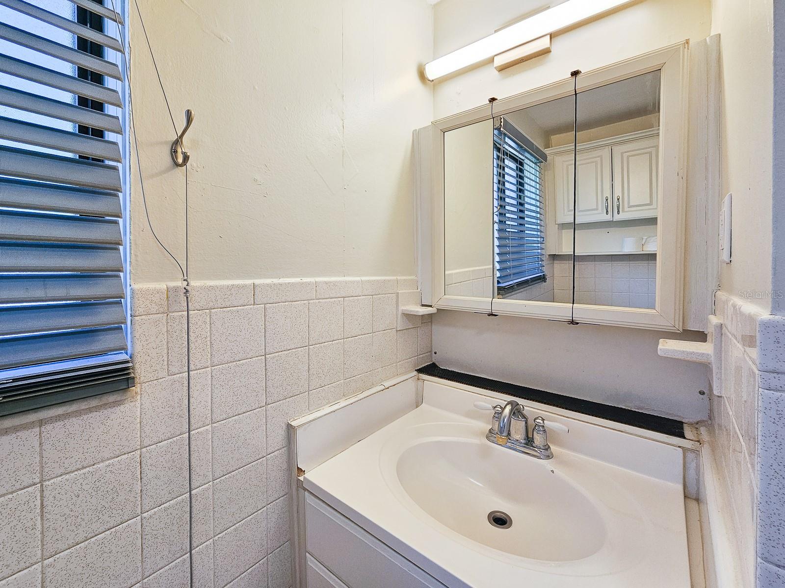 Image 22 of 44 For 1427 Daytona Avenue