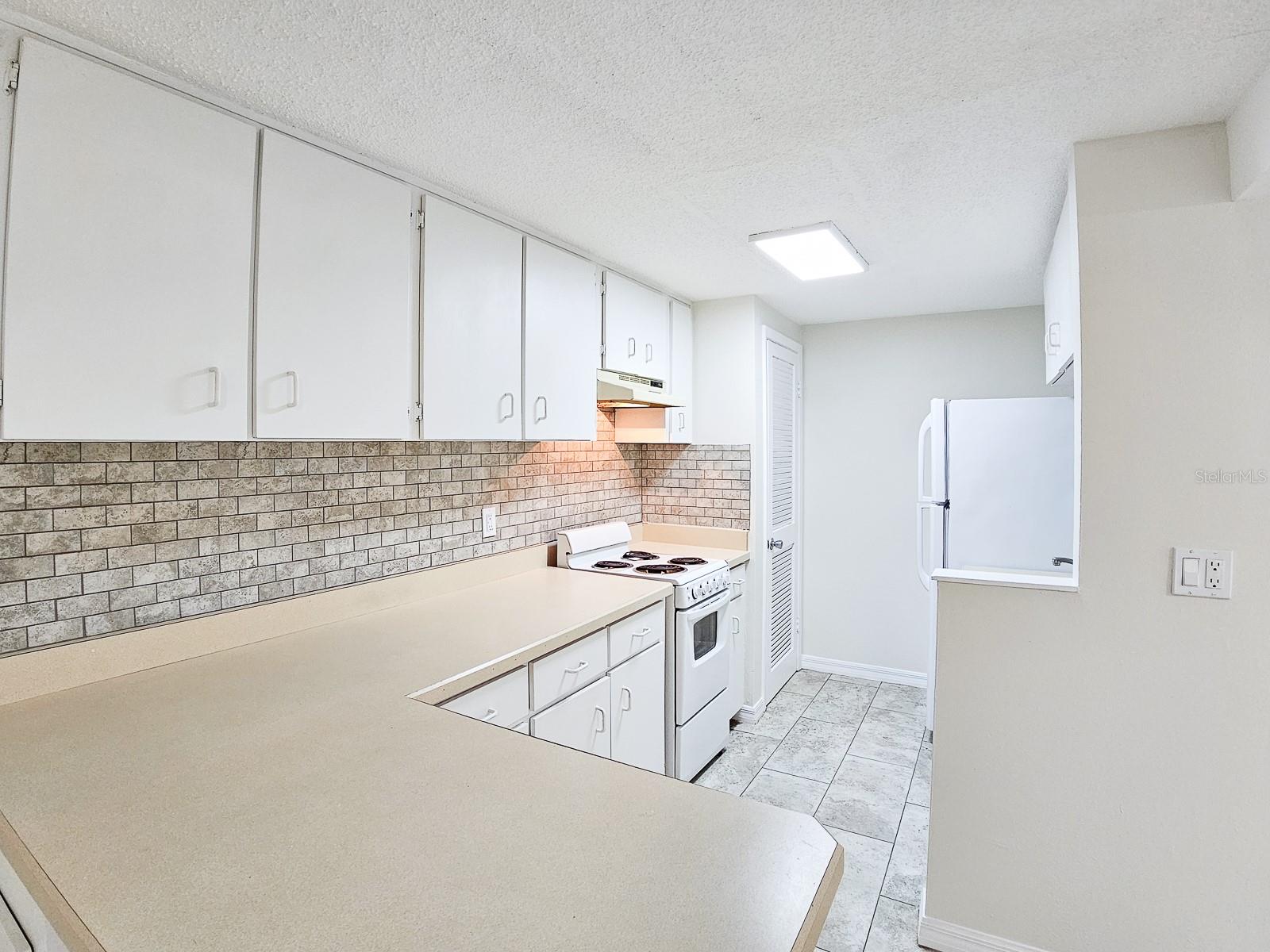 Image 31 of 44 For 1427 Daytona Avenue