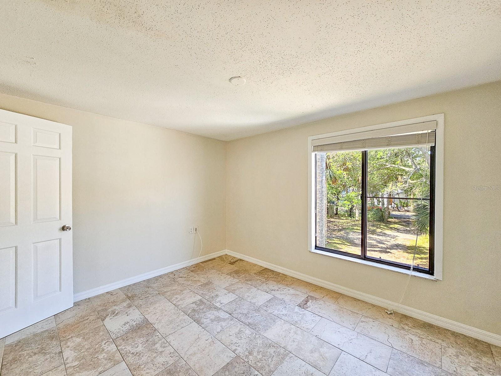 Image 37 of 44 For 1427 Daytona Avenue