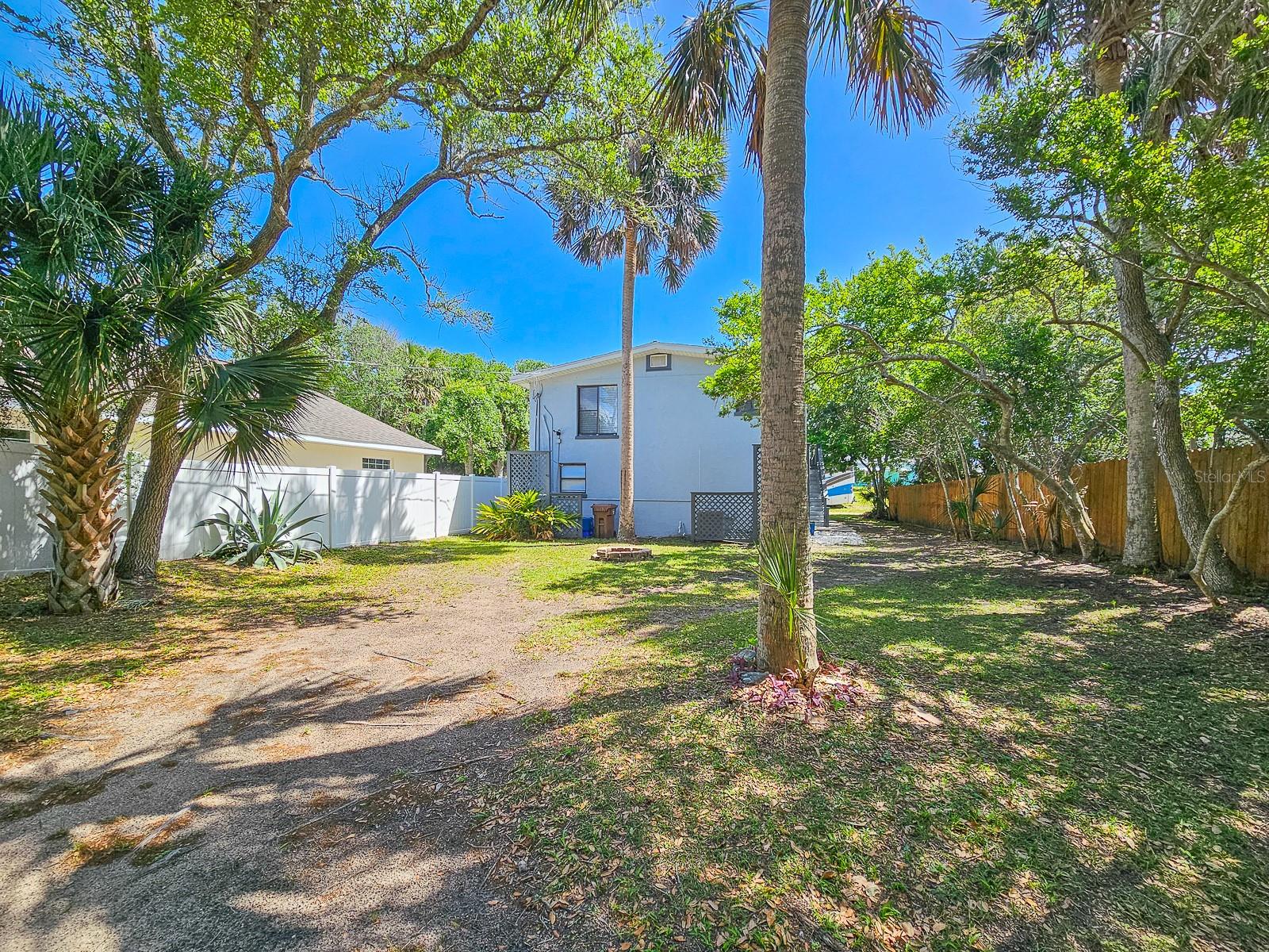 Image 4 of 44 For 1427 Daytona Avenue