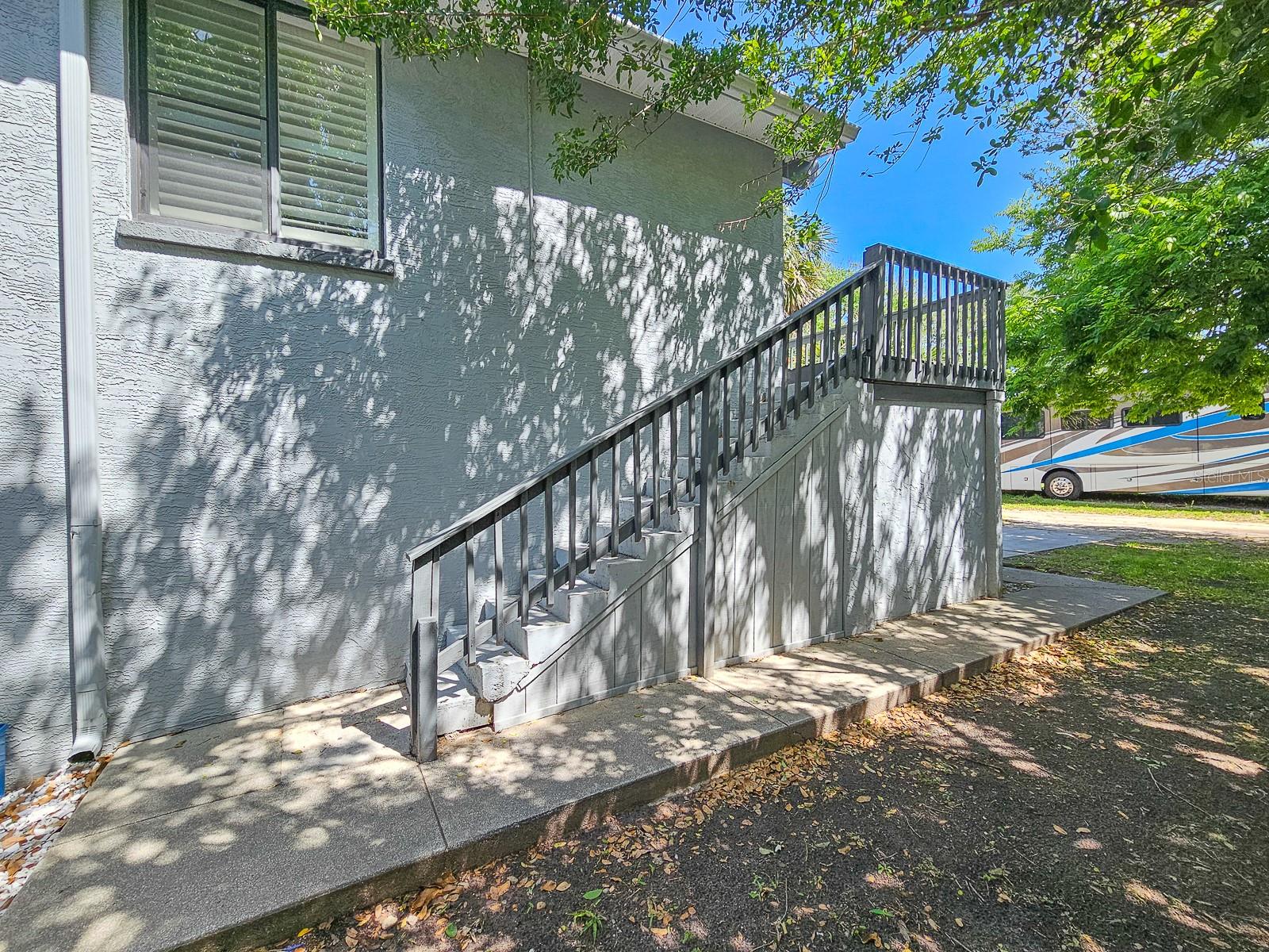 Image 7 of 44 For 1427 Daytona Avenue