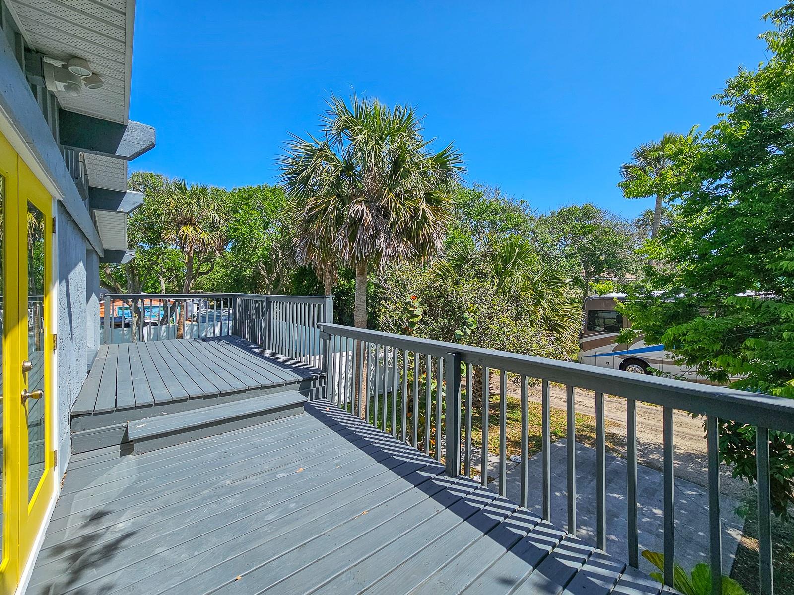 Image 9 of 44 For 1427 Daytona Avenue