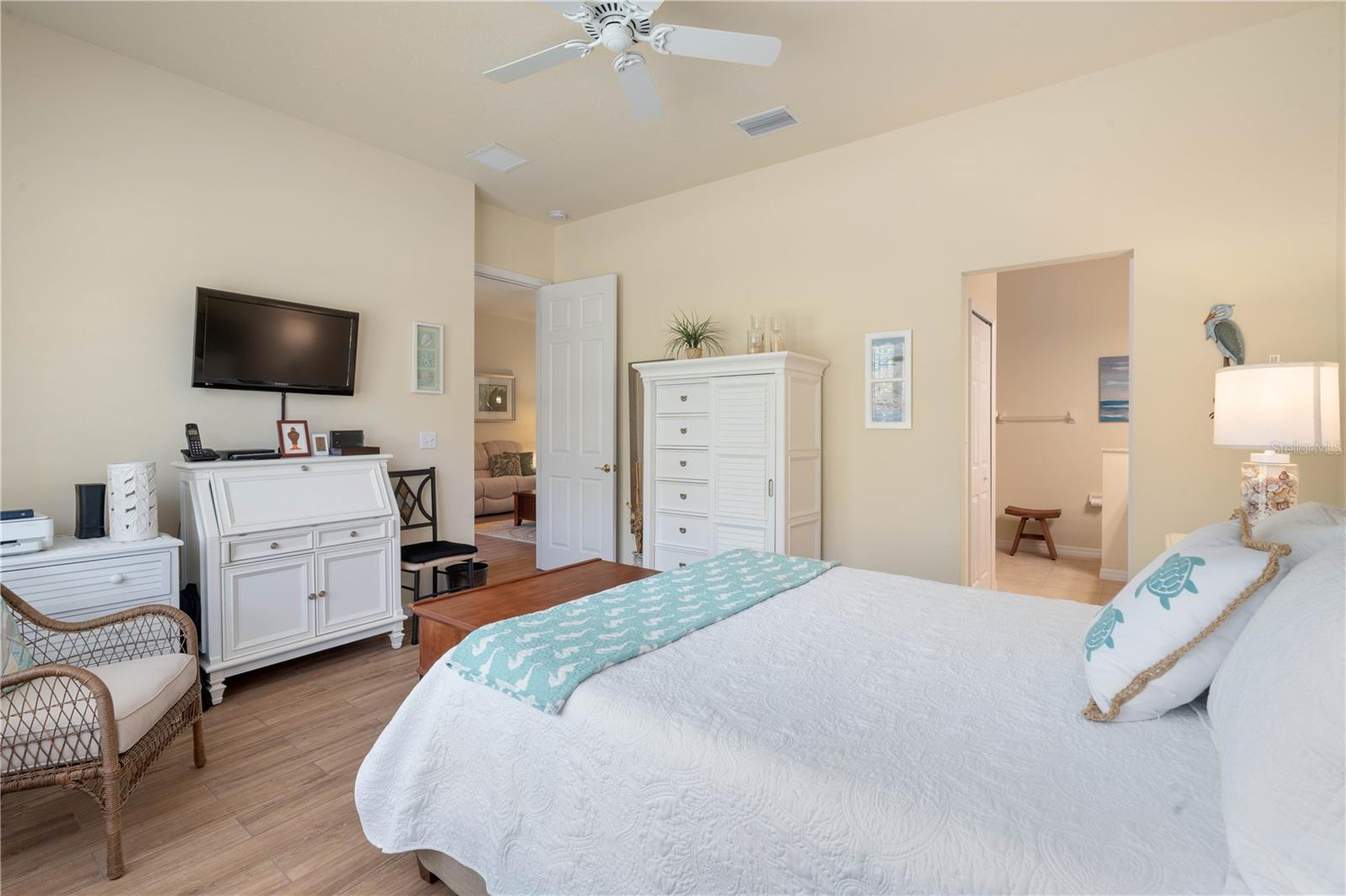 Image 16 of 45 For 1127 Hansberry Court