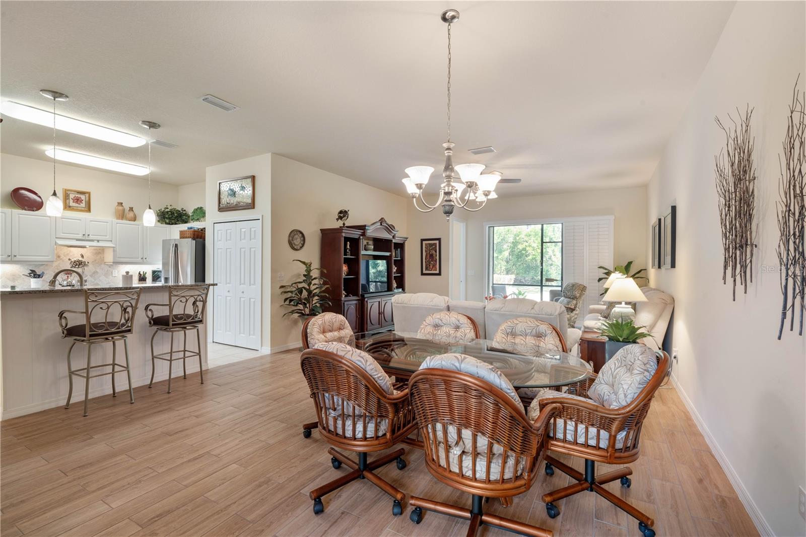 Image 4 of 45 For 1127 Hansberry Court