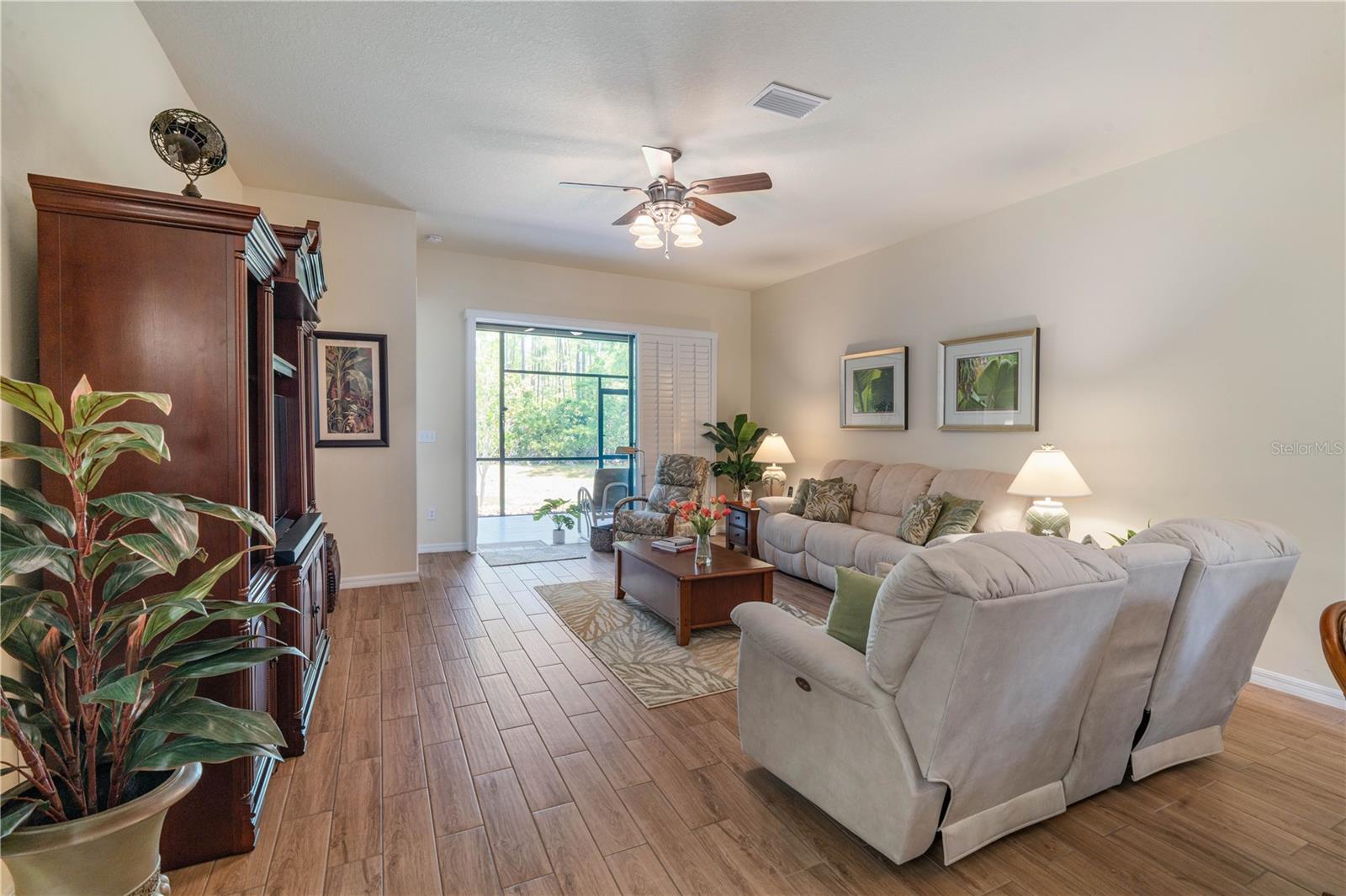 Image 6 of 45 For 1127 Hansberry Court