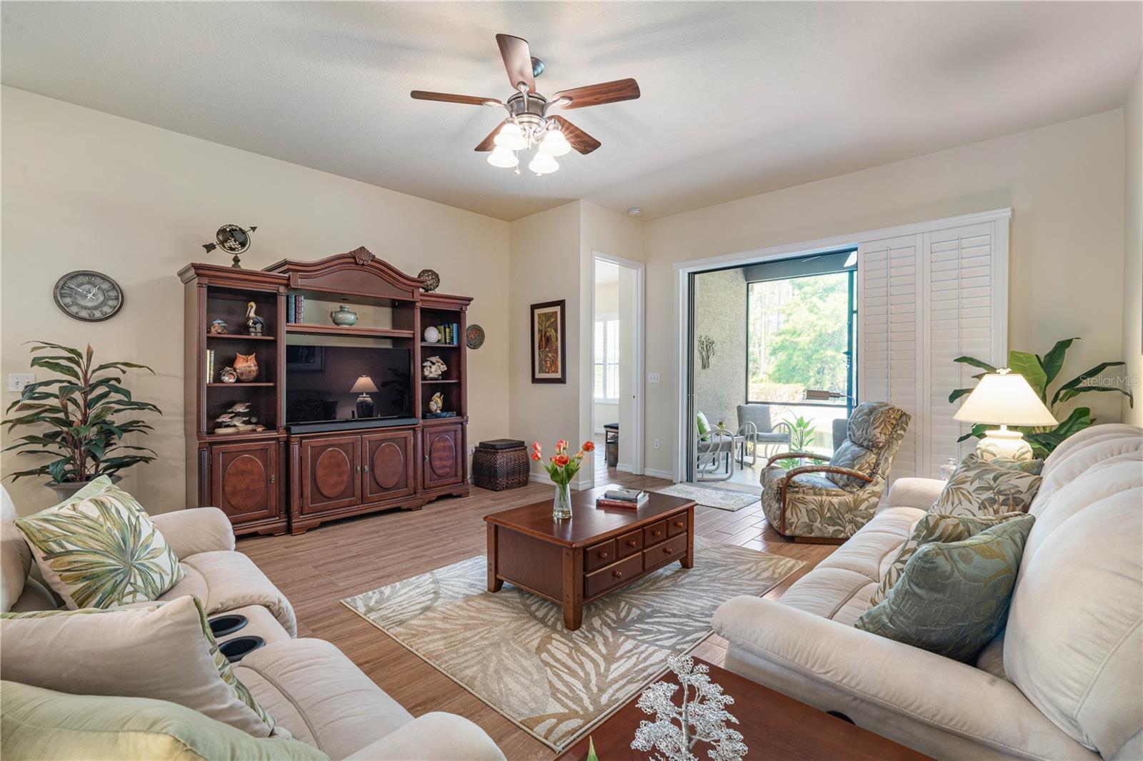 Image 7 of 45 For 1127 Hansberry Court