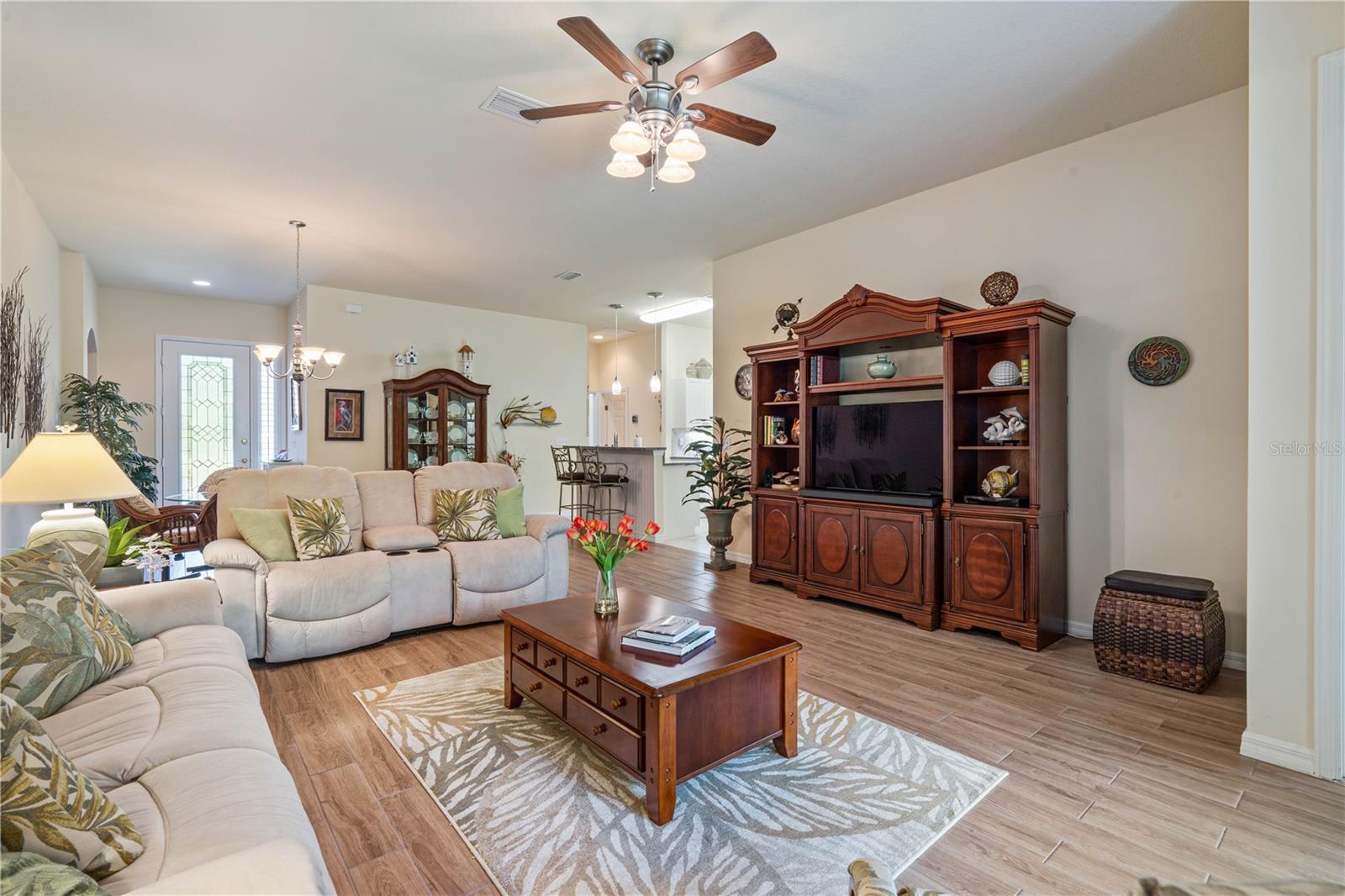 Image 8 of 45 For 1127 Hansberry Court