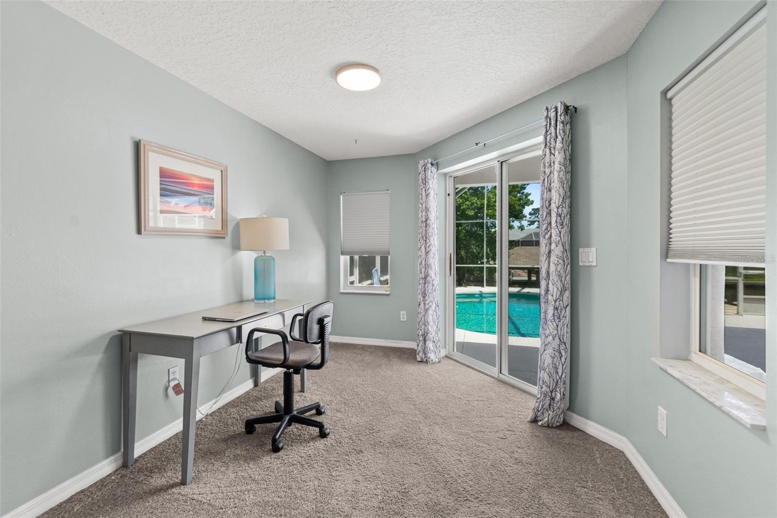Image 15 of 75 For 13 Crescent Court S