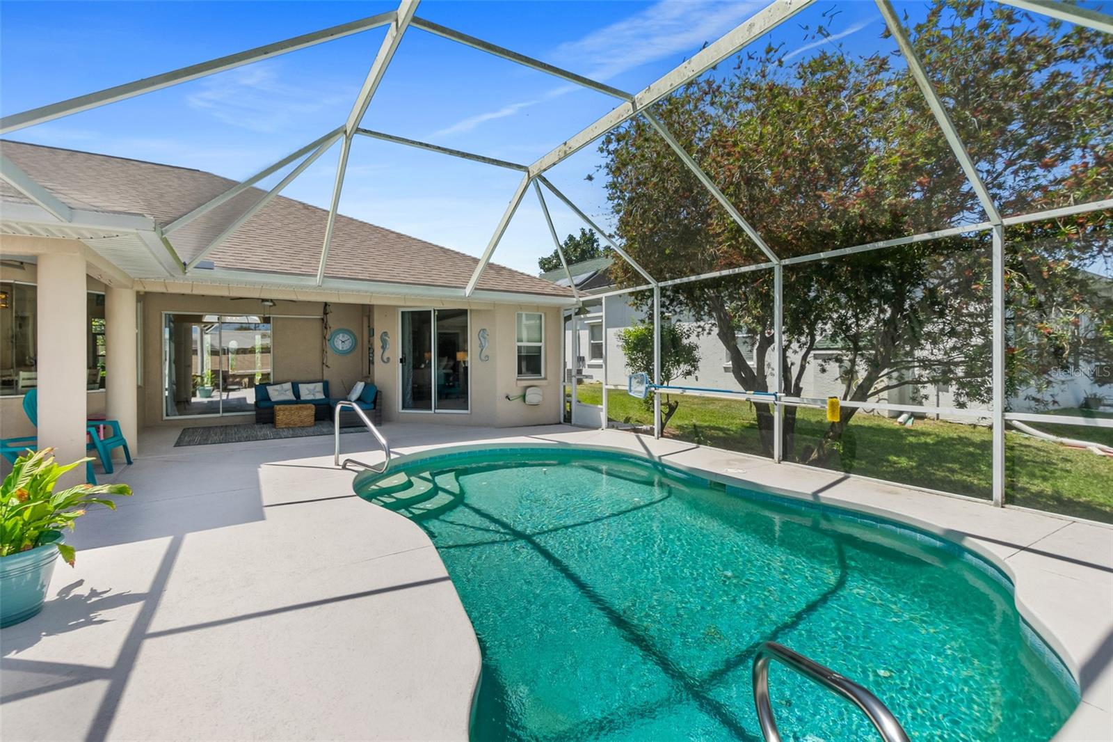 Image 5 of 75 For 13 Crescent Court S