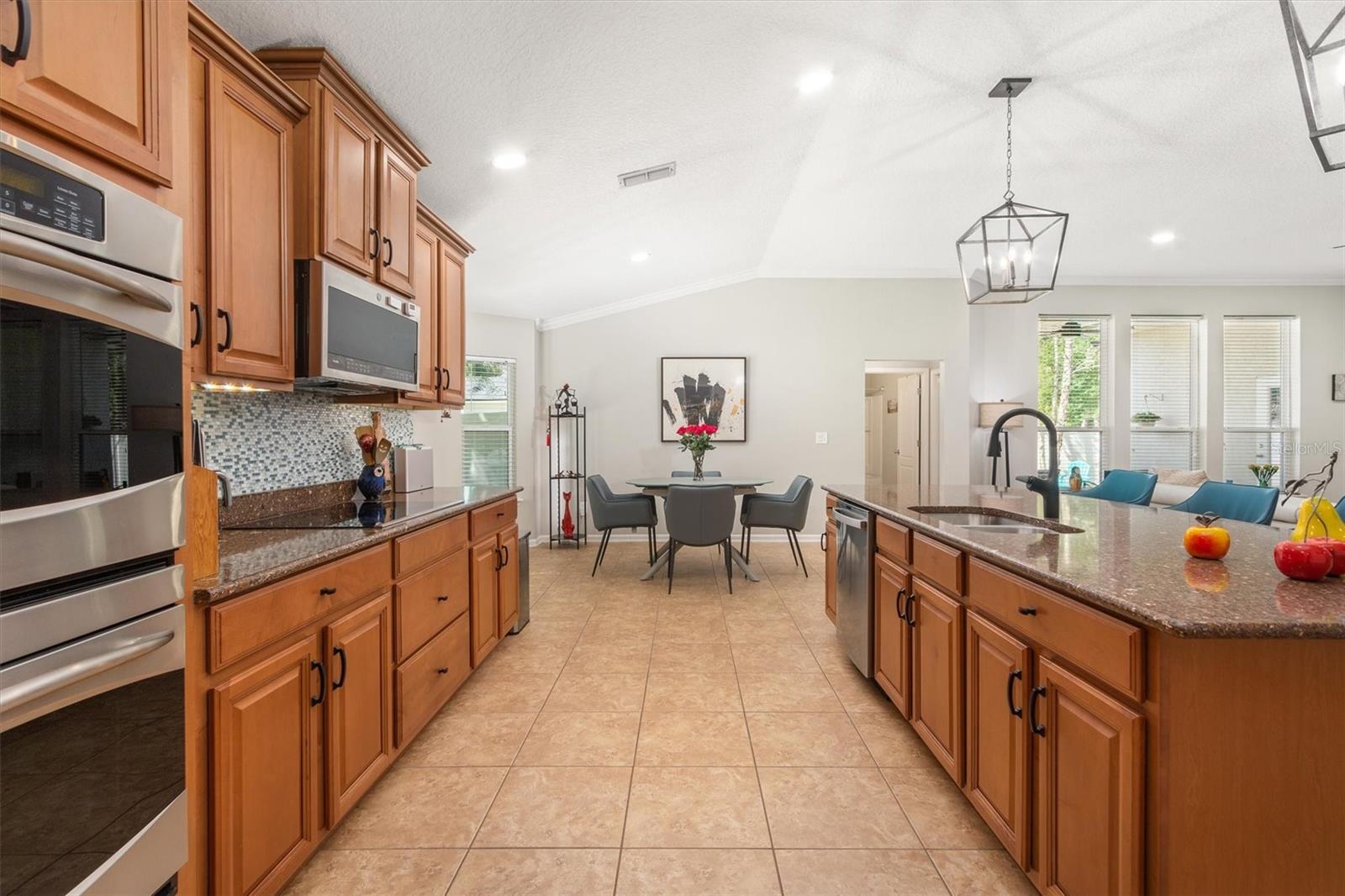 Image 19 of 47 For 2645 Cody Drive