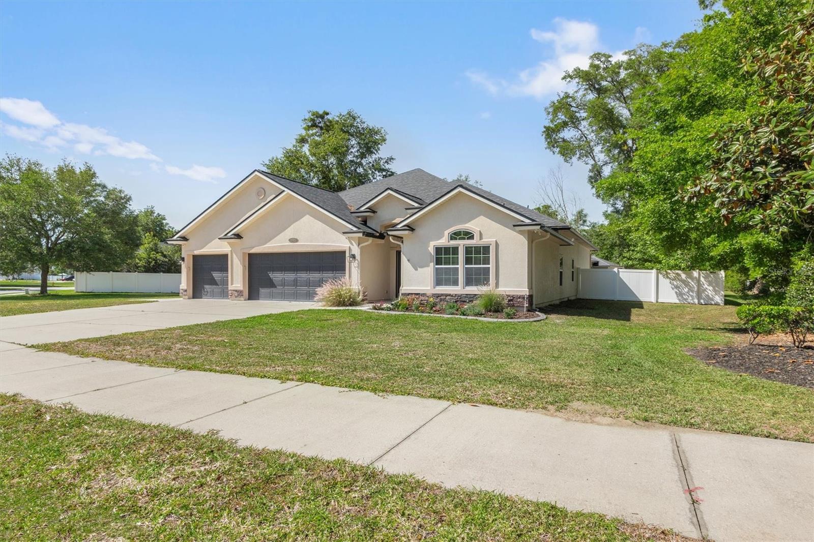 Image 4 of 47 For 2645 Cody Drive