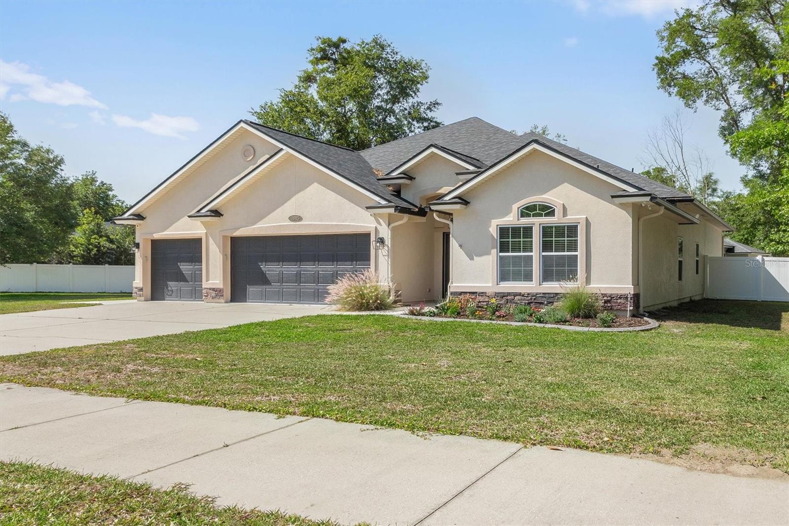 Image 5 of 47 For 2645 Cody Drive