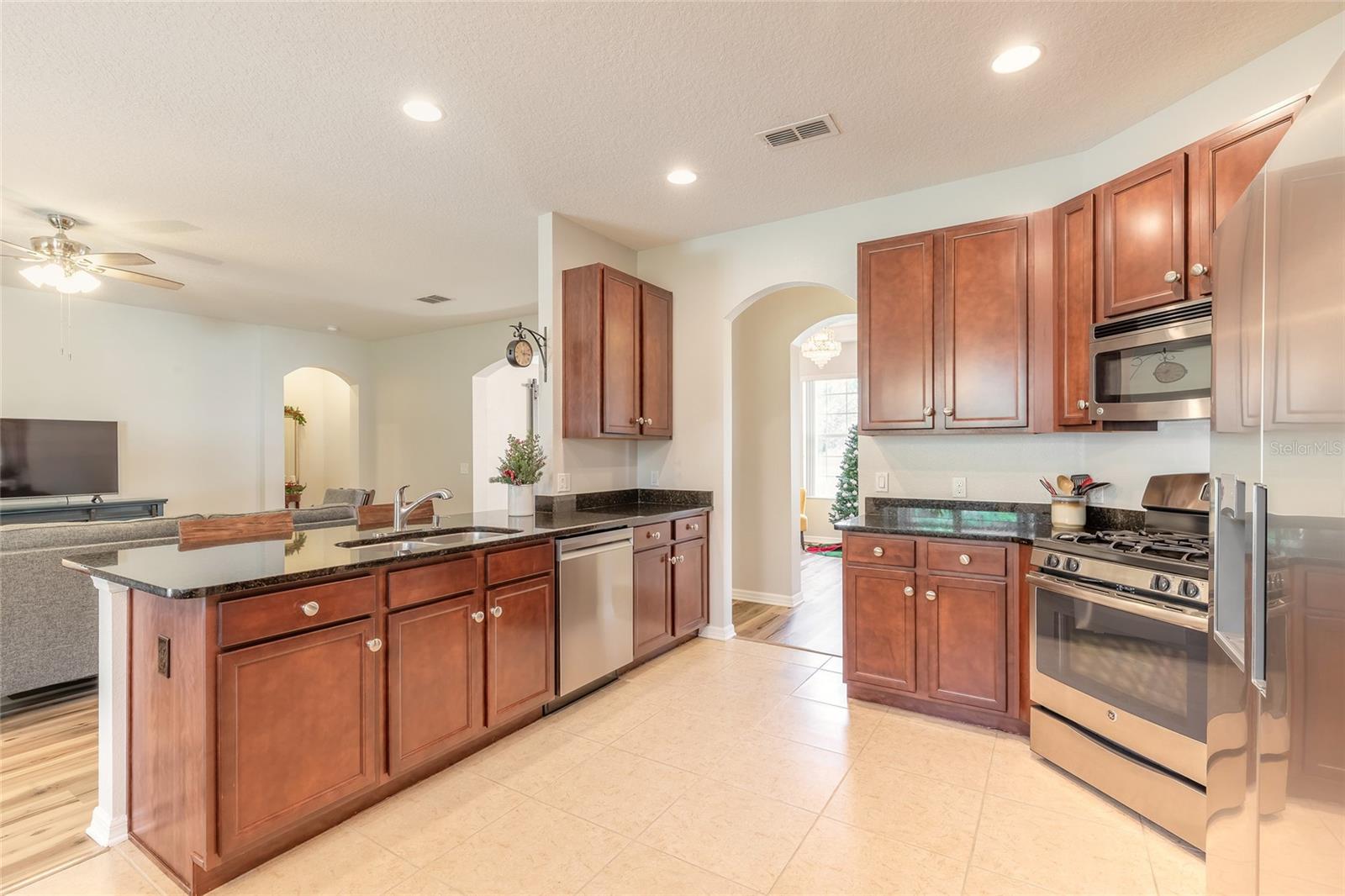 Image 4 of 31 For 517 Elkhorn Fern Lane
