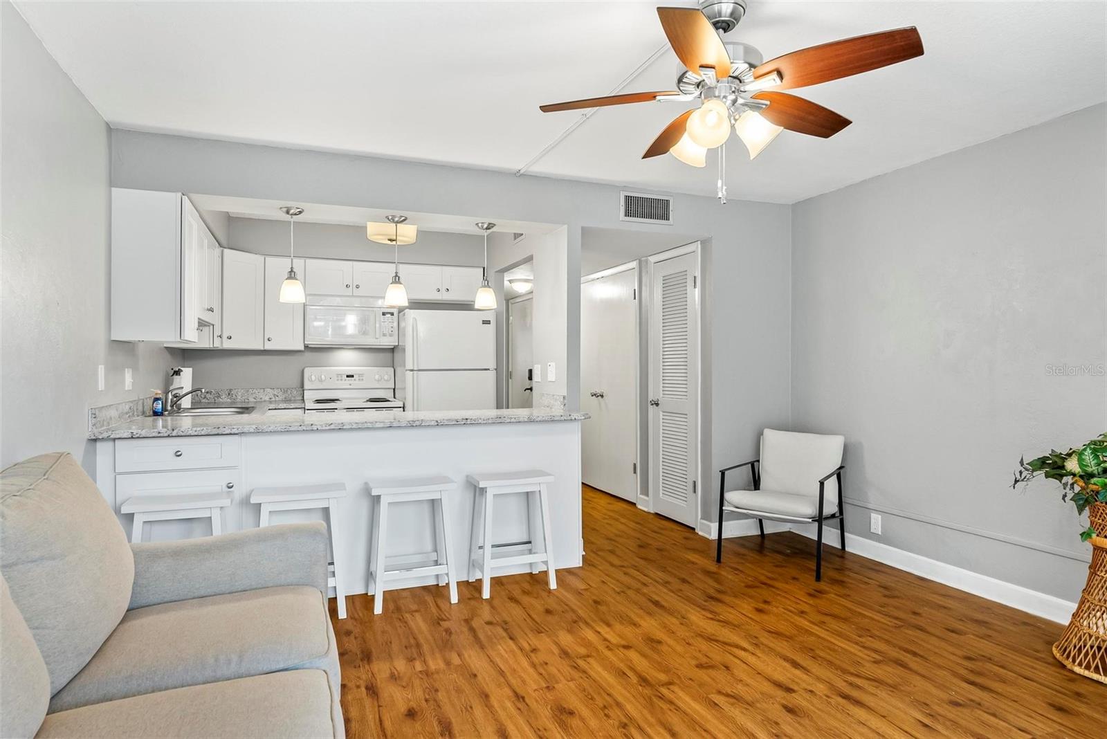 Image 5 of 22 For 1441 Atlantic Avenue 211