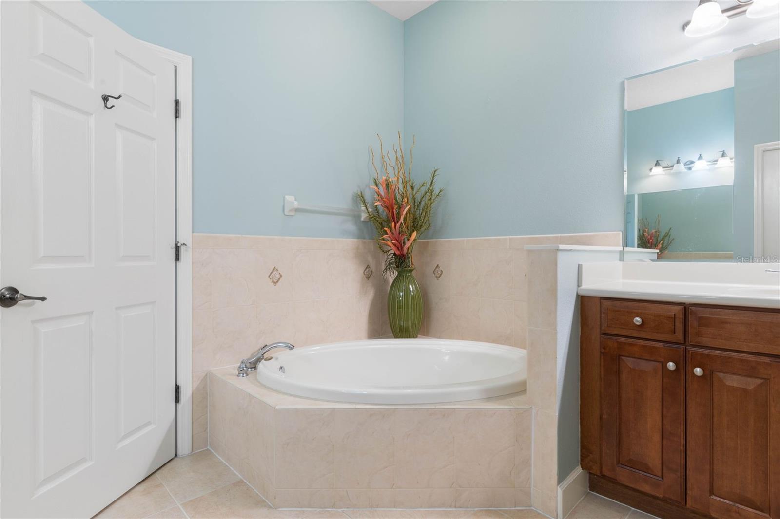 Image 30 of 82 For 1000 Cinnamon Beach Way 941