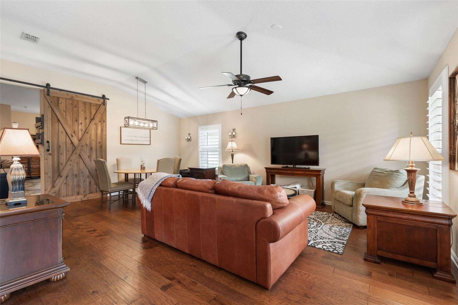 Image 11 of 68 For 88 Arena Lake Drive