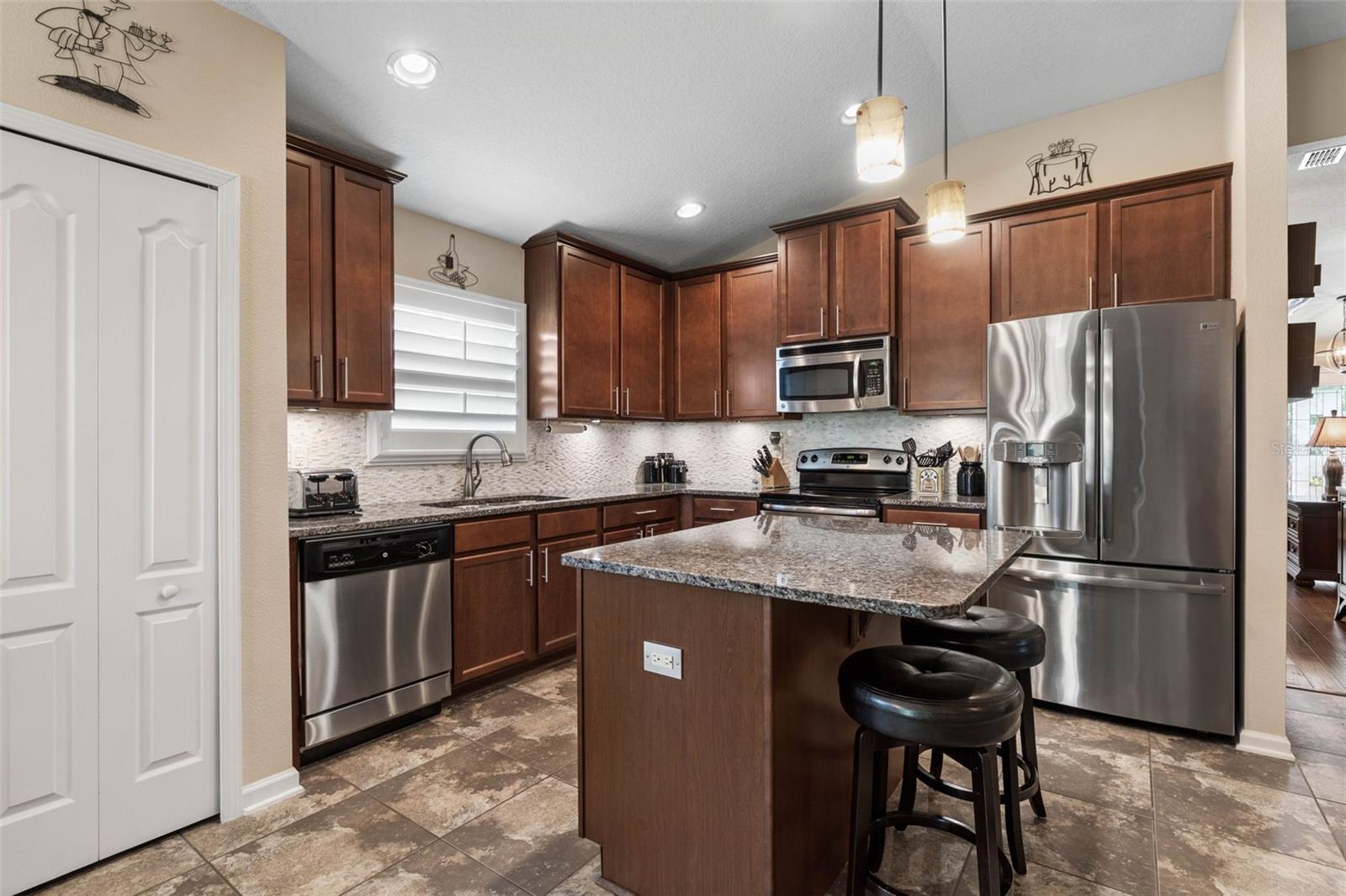 Image 19 of 68 For 88 Arena Lake Drive