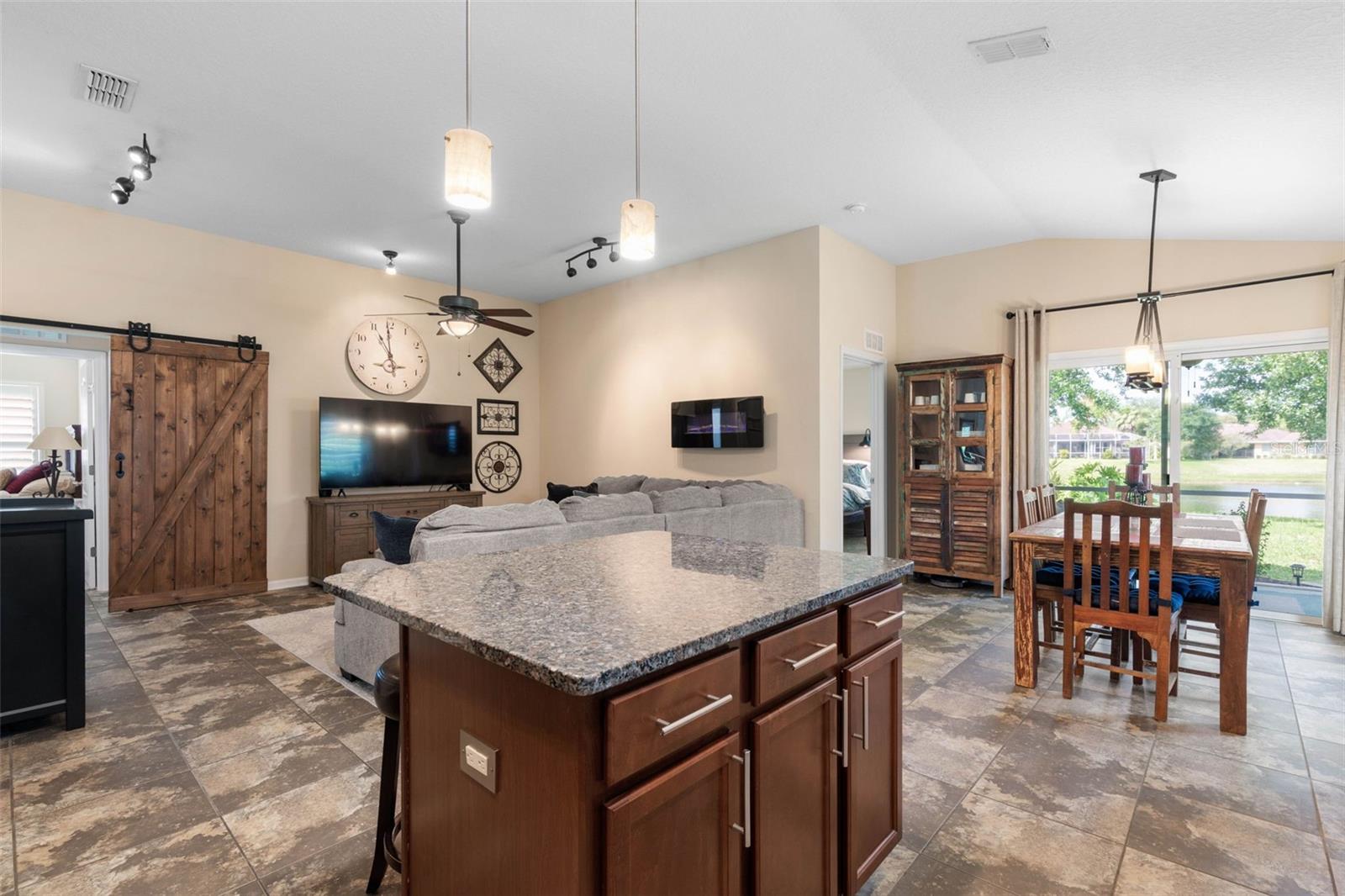 Image 22 of 68 For 88 Arena Lake Drive