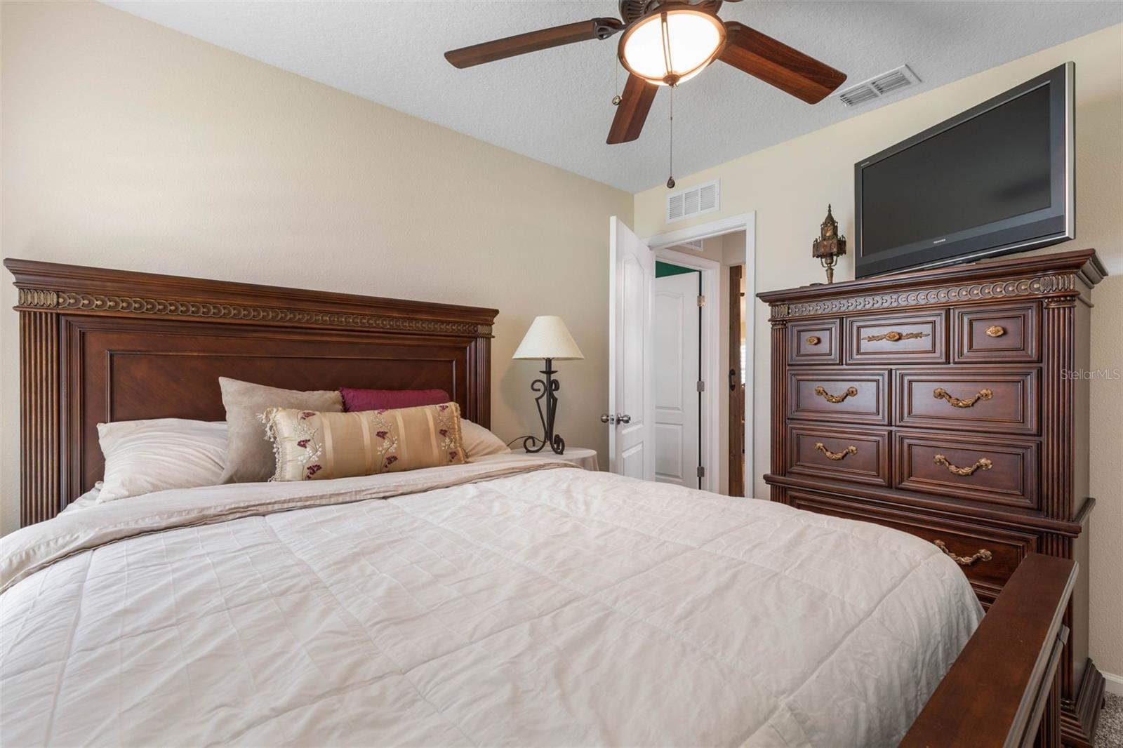 Image 31 of 68 For 88 Arena Lake Drive