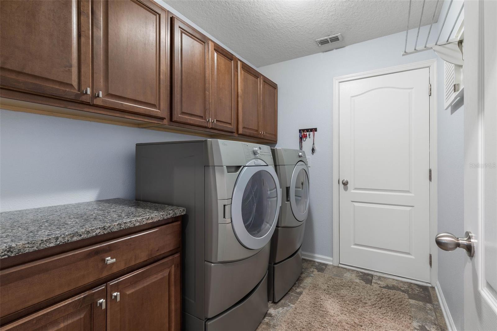 Image 36 of 68 For 88 Arena Lake Drive