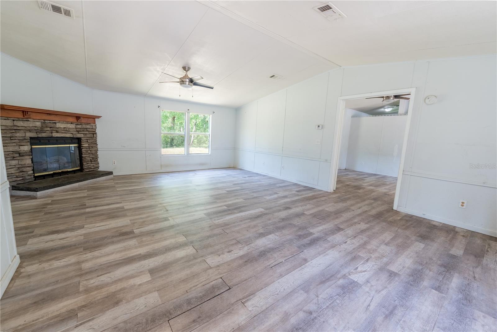 Image 17 of 50 For 22956 Brandon Road