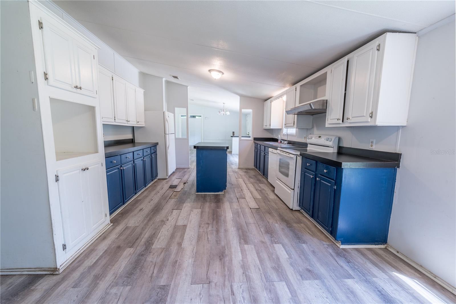 Image 33 of 50 For 22956 Brandon Road