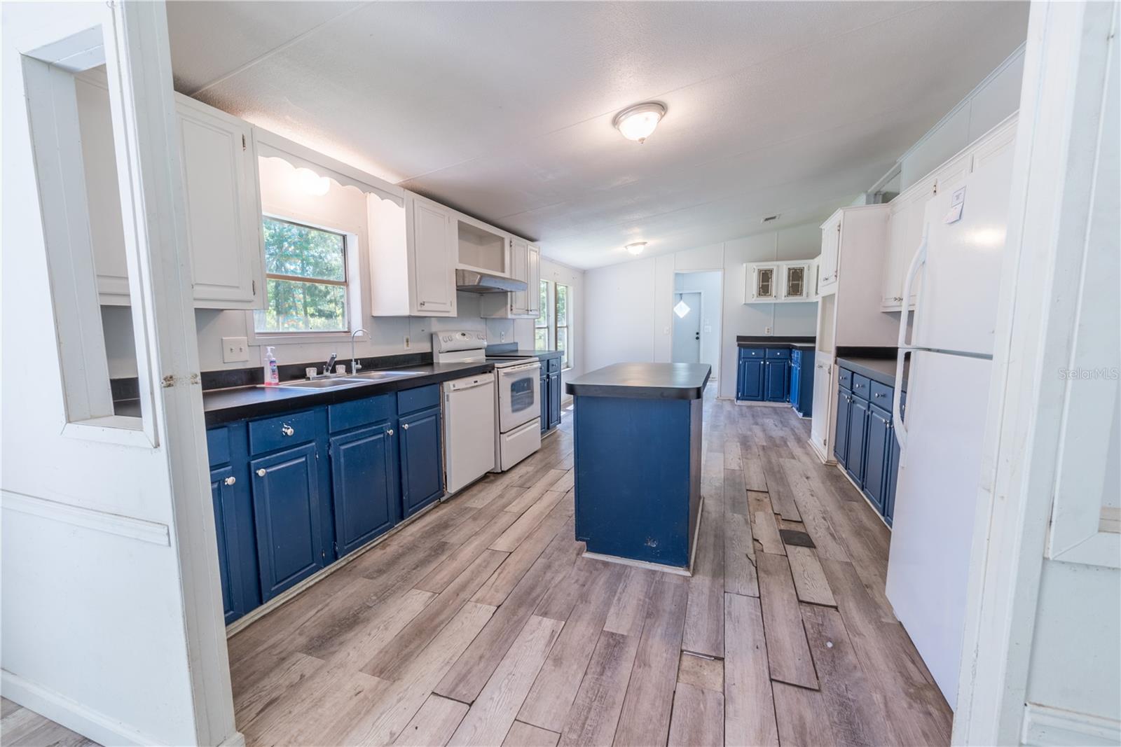 Image 37 of 50 For 22956 Brandon Road