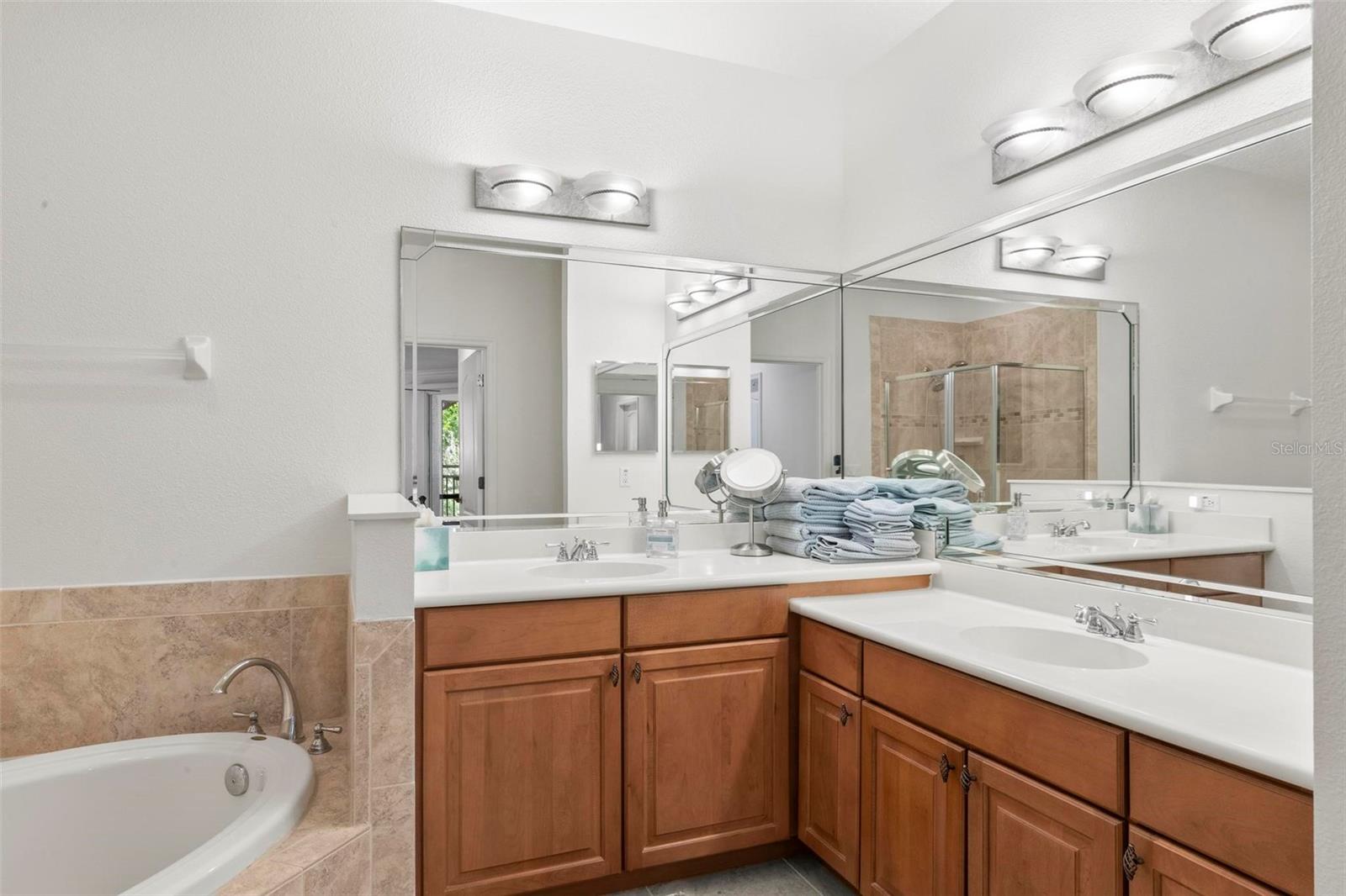 Image 24 of 46 For 115 Riverview Bend S 2123