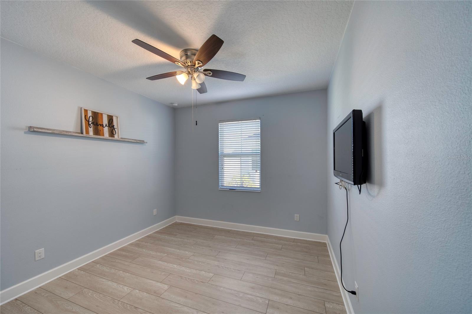 Image 16 of 67 For 324 Coral Reef Way