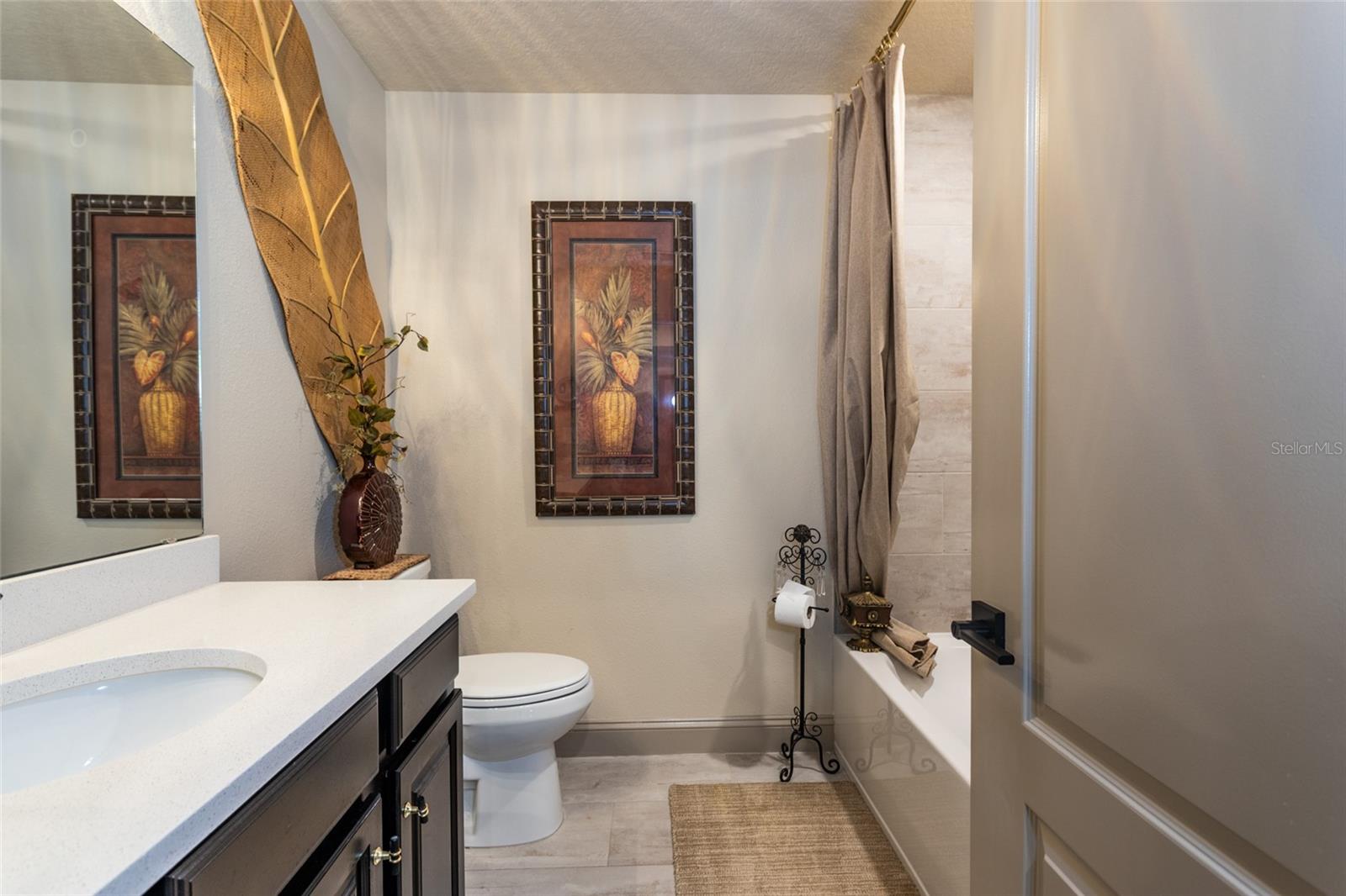 Image 38 of 54 For 730 Enrede Lane