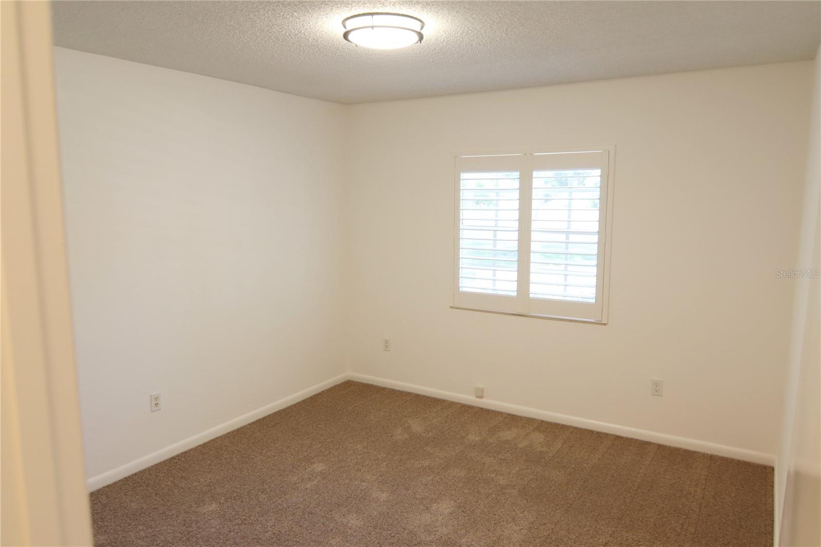 Image 4 of 14 For 51 Kings Colony Court