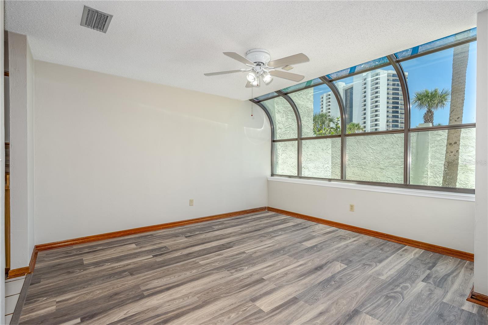 Image 10 of 40 For 200 Florida Shores Boulevard