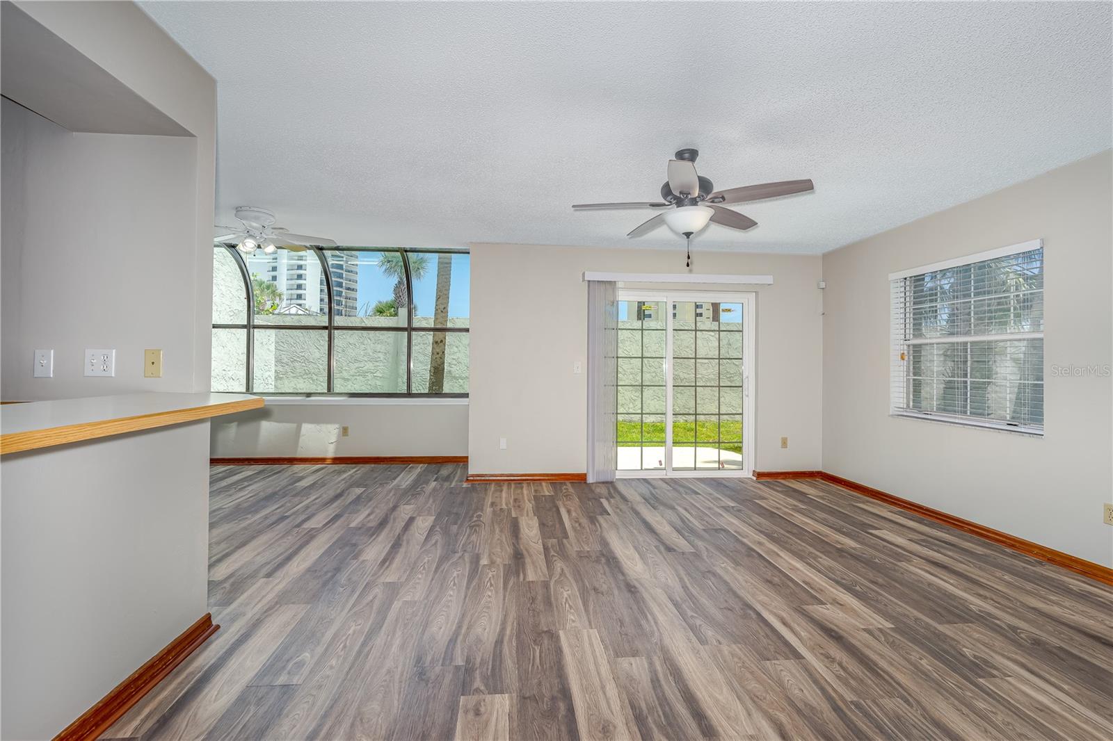 Image 7 of 40 For 200 Florida Shores Boulevard