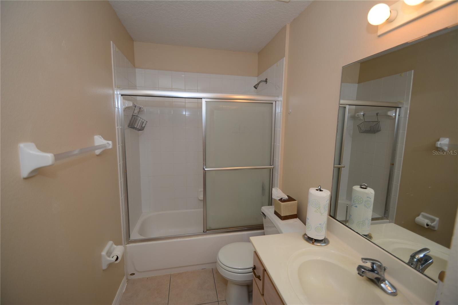 Image 11 of 19 For 4 Wheeler Place B