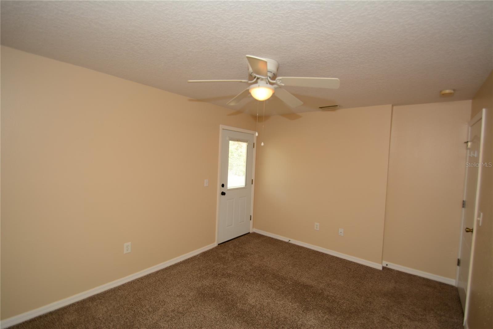 Image 14 of 19 For 4 Wheeler Place B